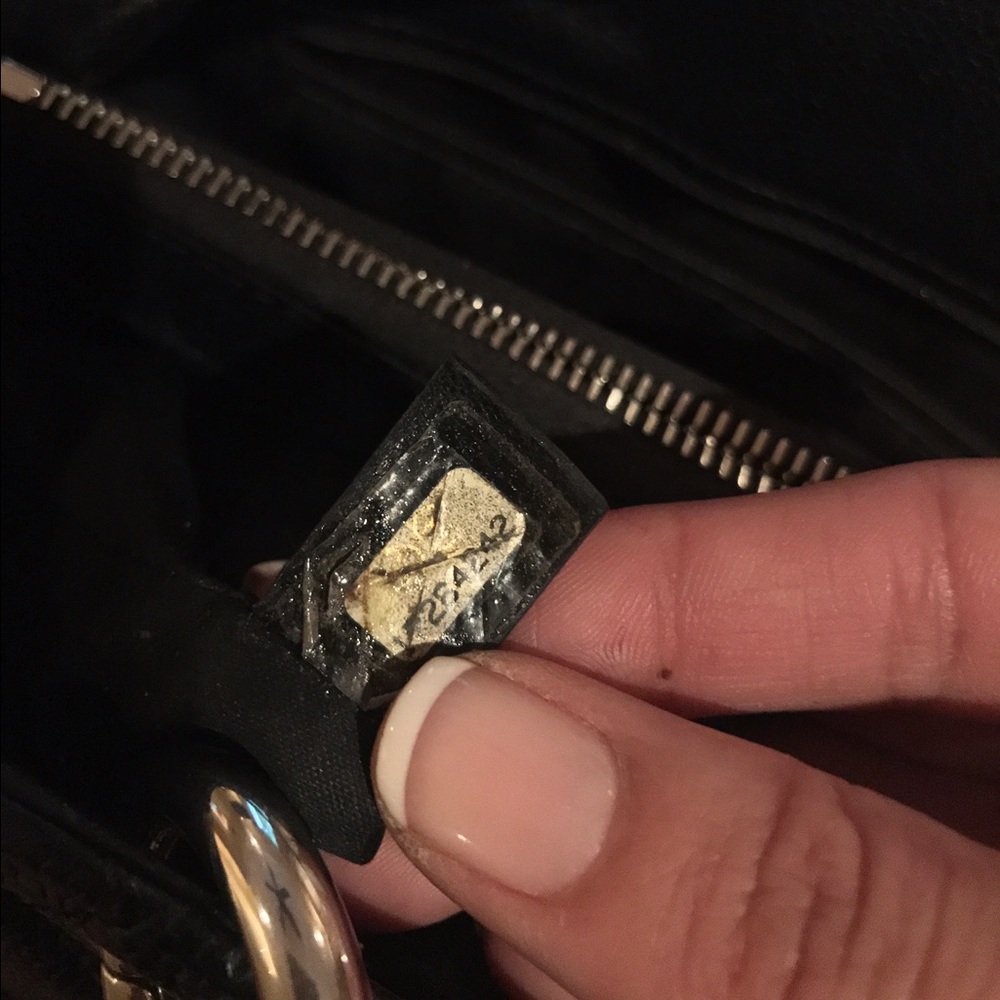 Authentic Chanel - Picture 4 of 15